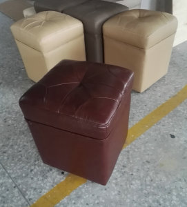 Contemporary Little Leather Stool in Living Room (C20)